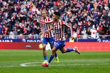 El argentino hizo un auténtico golazo. Salió de revulsivo y en la segunda ocasión que tuvo conectó un disparo imparable para Leo Román.
