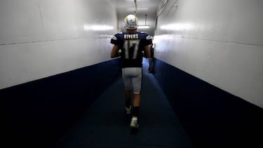SAN DIEGO, CA - JANUARY 01: Philip Rivers #17 of the San Diego Chargers heads down the tunnel to warm up ahead of a game against the Kansas City Chiefs before a game at Qualcomm Stadium on January 1, 2017 in San Diego, California. Sean M. Haffey/Getty Images/AFP
== FOR NEWSPAPERS, INTERNET, TELCOS & TELEVISION USE ONLY ==