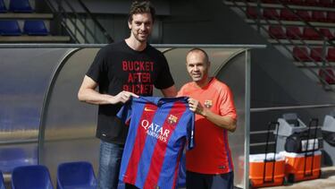 Barcelona's special guest: the giant Pau Gasol