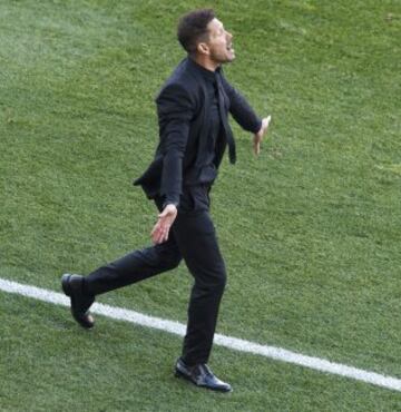 Así fue la intensa pasión de Simeone en la banda ante el Sevilla