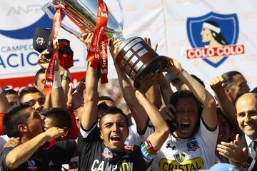 Fierro ganó 12 títulos con Colo Colo y tres en Flamengo, para completar 15 trofeos.