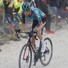 Vlasov brilla en el sterrato para llevarse un premio doble