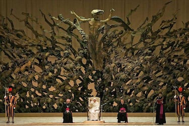 Cuando el Vaticano esconde un jefe final de Final Fantasy