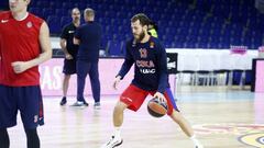 Sergio Rodr&iacute;guez, en un calentamiento con el CSKA