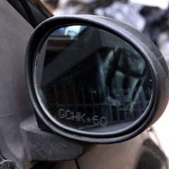 Ministerio de Transportes retira reglamento de grabado de patentes en espejos y esto pasará con la nueva ley en Chile