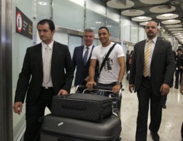 Llegada al aeropuerto Adolfo Suárez Madrid-Barajas de Keylor Navas.