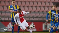 Mateo Casierra del Ajax al Racing de Coudet