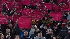 ROME, ITALY - MARCH 05:  Fans of AS Roma during the Serie A match between AS Roma and Juventus at Stadio Olimpico on March 5, 2023 in Rome, Italy.  (Photo by Giuseppe Bellini/Getty Images)