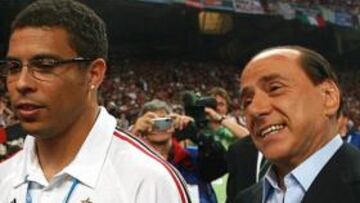 <b>BUSQUEDA DE CRACKS.</b> Berlusconi siempre quiere en el Milán a los mejores del mundo y ahora quiere juntar a Kaká, Ronaldo y Ronalkdinho en un mismo equipo.
