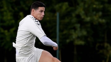 James Rodr&iacute;guez durante un entrenamiento con Everton.