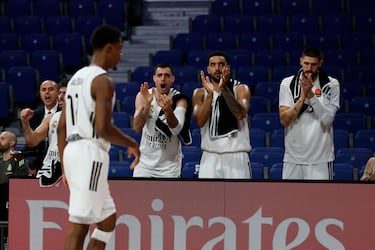 Festival de triples del Madrid y récord de Tavares