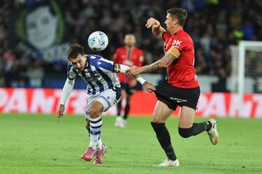 Oyarzabal firma la primera victoria de la Real Sociedad de la temporada