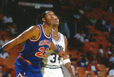 El padre del jugador del mismo nombre fue un gran jugador en los 80. En la 1986-87, en Phoenix, llegó a promediar 22,5 puntos por partido, estuvo en el Mejor Quinteto Defensivo en 1989, ganó el Concurso de Mates de 1884 y fue All Star en tres ocasiones. En 1988 fue envuelto en un traspaso entre Phoenix Suns y Cleveland Cavaliers, en el que Kevin Johnson y una primera ronda de draft que posteriormente Phoenix utilizaría para elegir a Dan Majerle volaban a los de Arizona a cambio de Nance. Y con ellos y Charles Barkley, los Suns llegaron a las Finales de 1993. Perdieron contra la mejor versión de Michael Jordan, como no podía ser de otra manera.