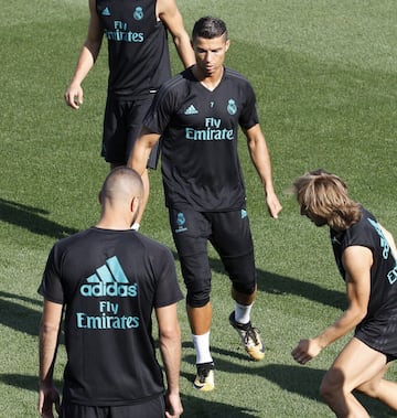 Cristiano y Modric protagonistas en el entrenamiento