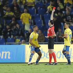El árbitro y Suso rescatan al Tenerife ante Las Palmas