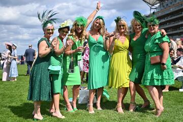 En el hip¨®dromo de Ascot, ciudad al sur de Inglaterra, donde se celebra la tradicional y pintoresca carrera de caballos con la presencia de la familia real brit¨¢nica.