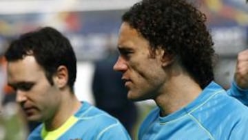 <strong>RECURSO.</strong> El Barcelona intentará que Rijkaard pueda contar con Iniesta y Milito para el próximo partido.