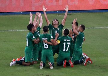 1-0. Marcelo Martins celebr¨® el primer gol.
