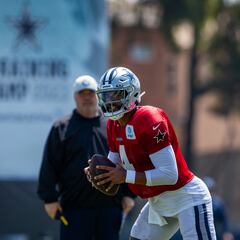 Dak Prescott sufre en campamento de los Dallas Cowboys