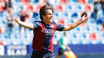 El Levante se impone en el festival goleador en Orriols