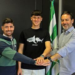 El Córdoba invierte en futuro con Álex Arévalo