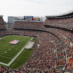 Why did someone vandalise the Cleveland Browns home field at the FirstEnergy Stadium?