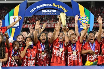 América derrotó a Deportivo Cali en la final y es el campeón de la Liga Femenina BetPlay 2022. Segundo título para las Escarlatas en el Fútbol Profesional Colombiano.