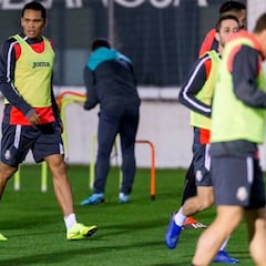 Bacca recibe el alta médica de Villarreal y regresa a la cancha