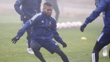 El panameño César Yanis, durante el entrenamiento de ayer del Real Zaragoza.