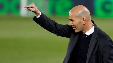 Zidane, en un momento del Real Madrid-Osasuna.