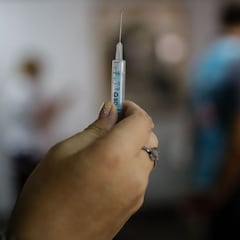 El tiempo que tarda en hacer efecto cada vacuna: Pfizer, Moderna, AstraZeneca, Janssen...