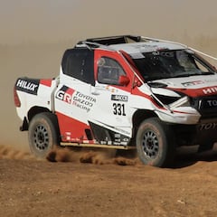 Alonso y Coma: primera prueba superada con vuelco... y ritmo