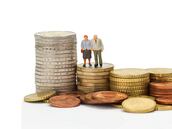 Los pensionistas que no recibirán la paga extra de junio al completo