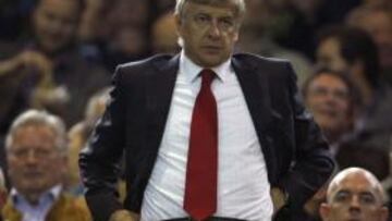 La directiva del Arsenal sigue confiando en Wenger