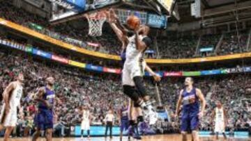 Hayward y Favors lanzan a Utah Jazz hacia el octavo puesto