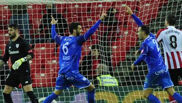 Resumen y goles del Athletic 0-1 Formentera. Un gol de &Aacute;lvaro Mu&ntilde;iz en el 96&#039; clasifica al equipo balear para octavos de final y dejar al Athletic sin Copa