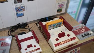 Crean unos mandos gigantes de NES de 2 metros de largo