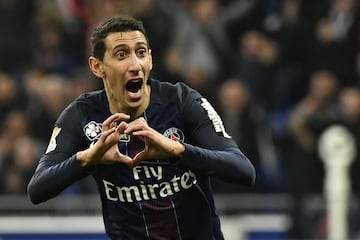 En el París Saint- Germain logró en su primera temporada el triplete, es decir, la Ligue 1 2015-16, la Copa de la Liga de Francia 2015-16 y la Copa de Francia 2015-16.