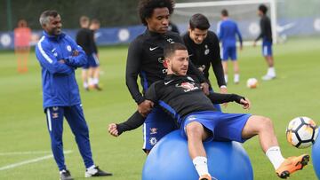 Hazard durante un entrenamiento con el Chelsea