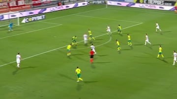 Marcó este golazo en la Europa League y no fue convocado a la Roja: pocos jugadores chilenos definen así