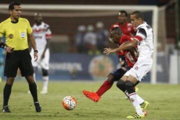 Hechalar y Cortés hicieron los goles para el equipo colombiano en el Atanasio Girardot.