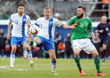 Irlanda del Norte 2 - Finlandia 1 Sebastian Sorsa y Stuart Dallas