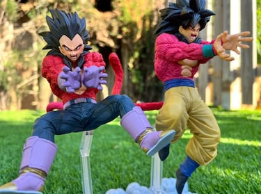 Goku y Vegeta (SSJ4) combinados en estas bestiales figuras, ¿su mejor transformación?