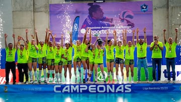 La plantilla del Hidramar Gran Canaria celebra su segundo título.