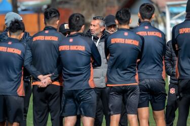 La revancha del DT sensación del fútbol chileno: “Me tuvieron congelado por años, quizás no le servía al sistema”