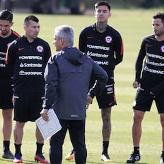 Pavez: "Los históricos tienen que jugar hasta que no den más"