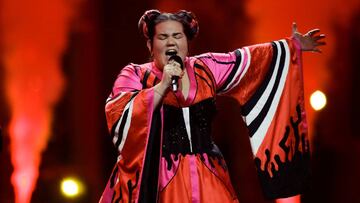 La cantante israel&iacute; Netta, ganadora del Festival de Eurovisi&oacute;n 2018, durante su actuaci&oacute;n de su canci&oacute;n &quot;Toy&quot; 