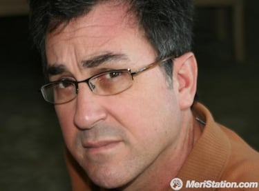 El analista Michael Pachter cree que una Xbox One sin Kinect "es imprescindible"