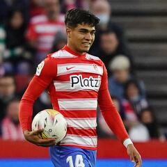 La baja de Suárez abre la puerta a Arezo en la final del domingo