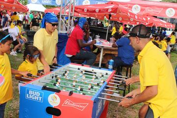 Aficionados en la Fan Zone.